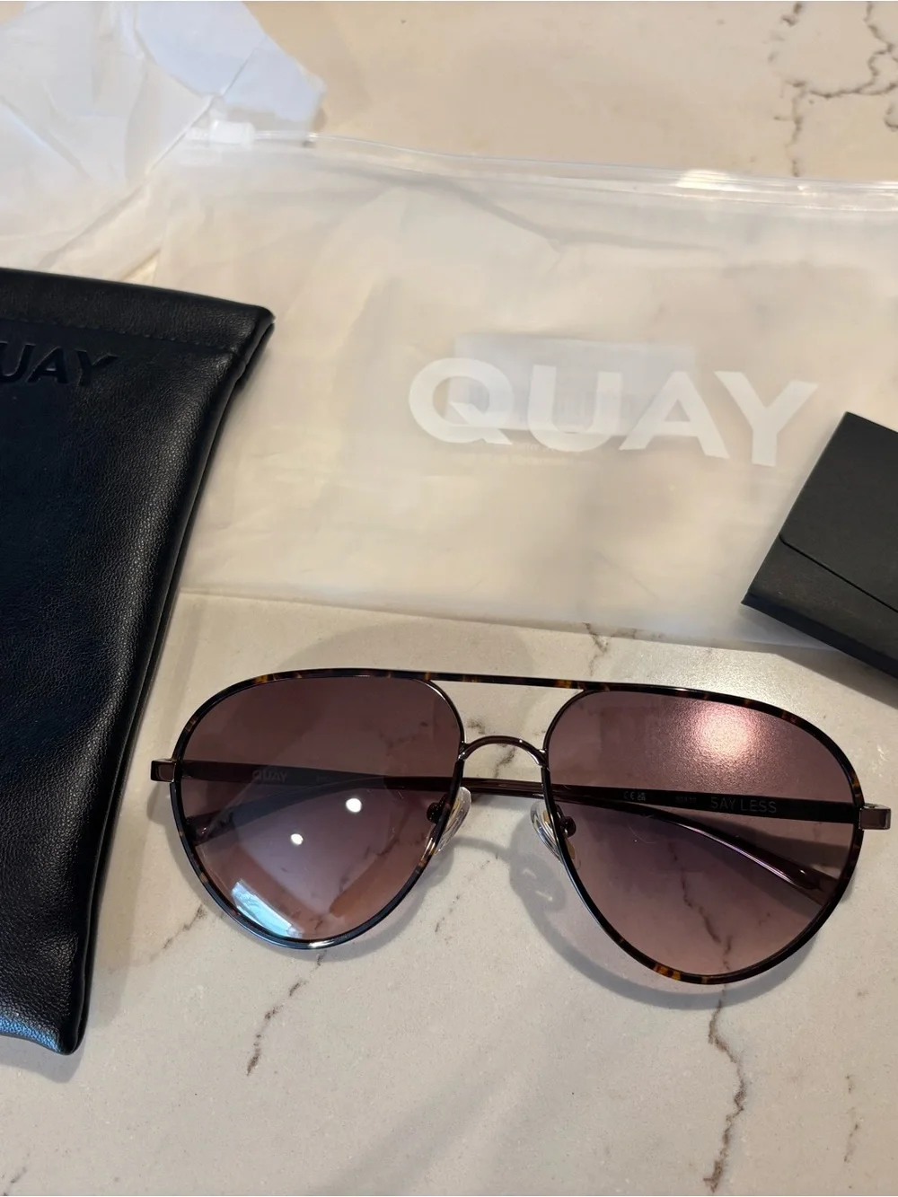 Quay Australia “Say Less” premium aviator UV, Lightweight, adjustable NWT
